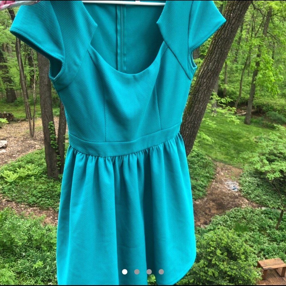 Cute Teal Dress! 💙 Size Large